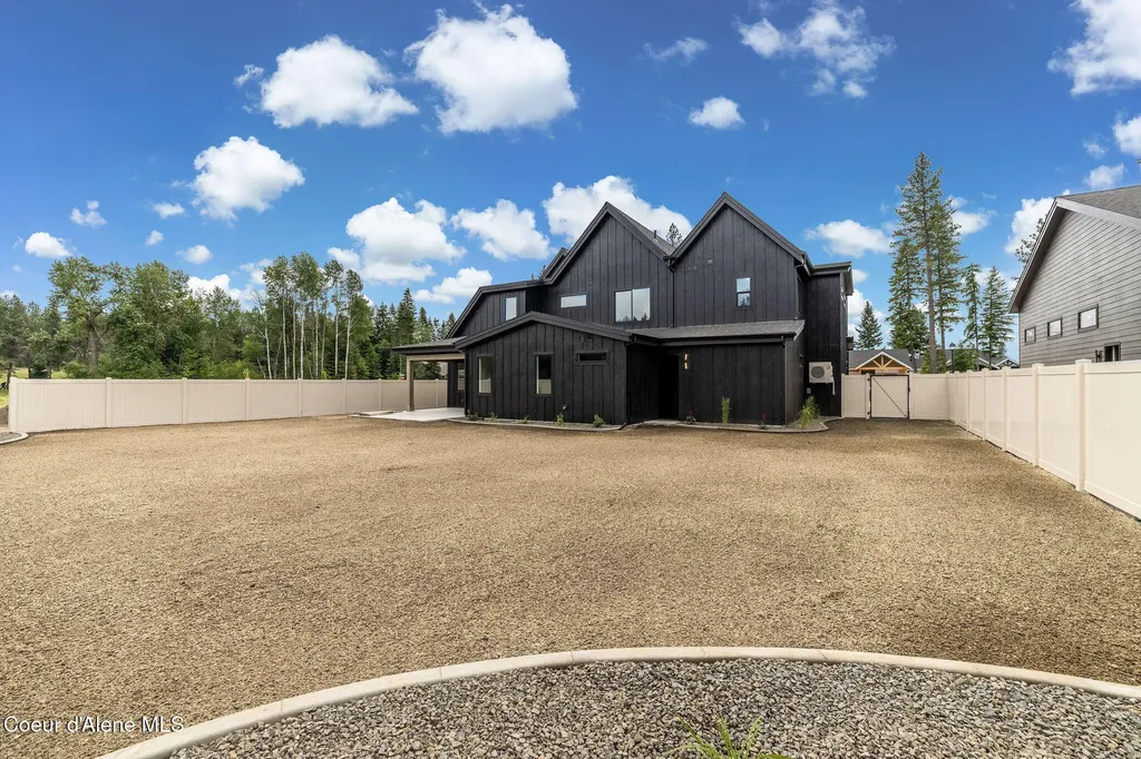 1189 E Sleeping Deer Avenue Hayden ID 83835