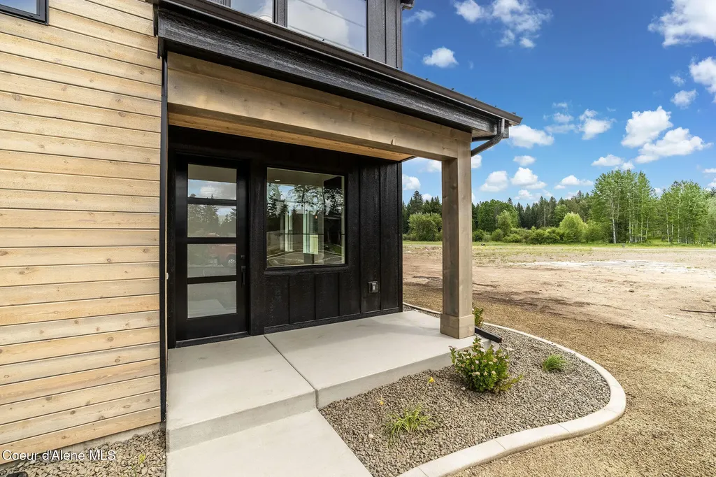 1189 E Sleeping Deer Avenue Hayden ID 83835