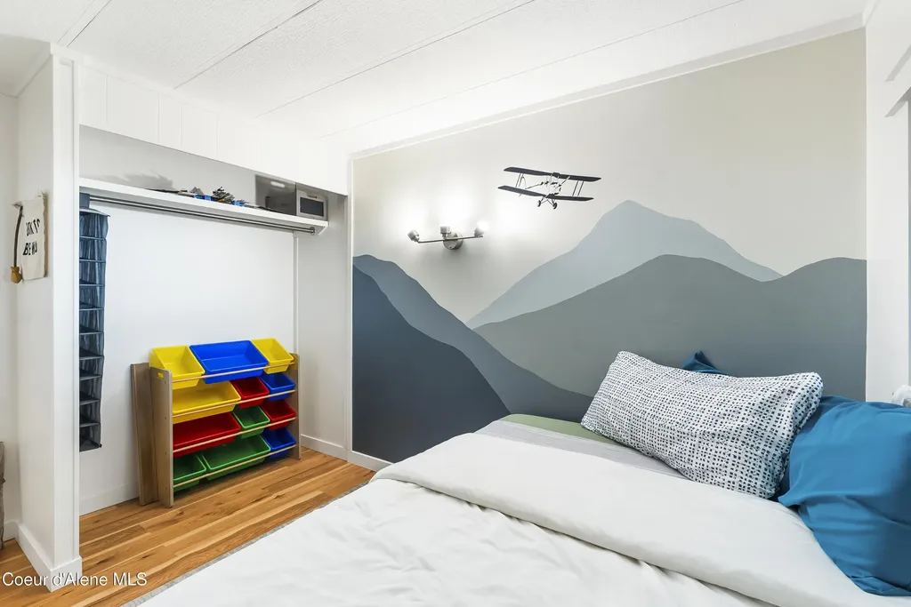 302 School Road Hope ID 83836