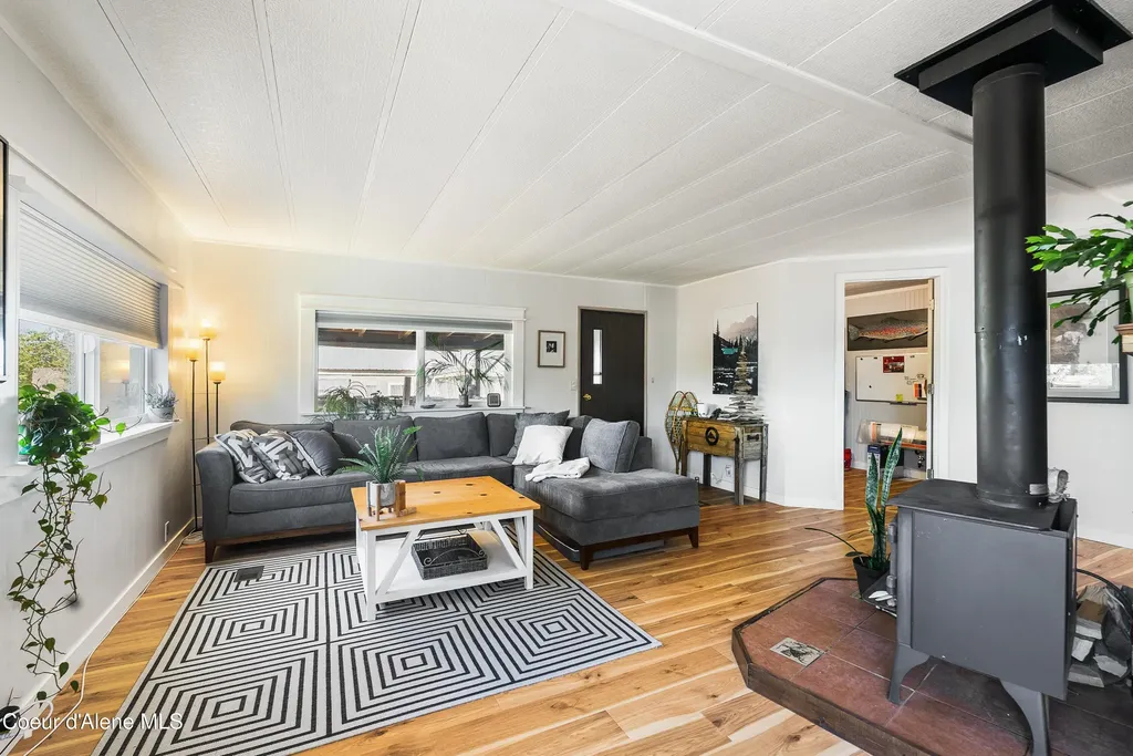 302 School Road Hope ID 83836
