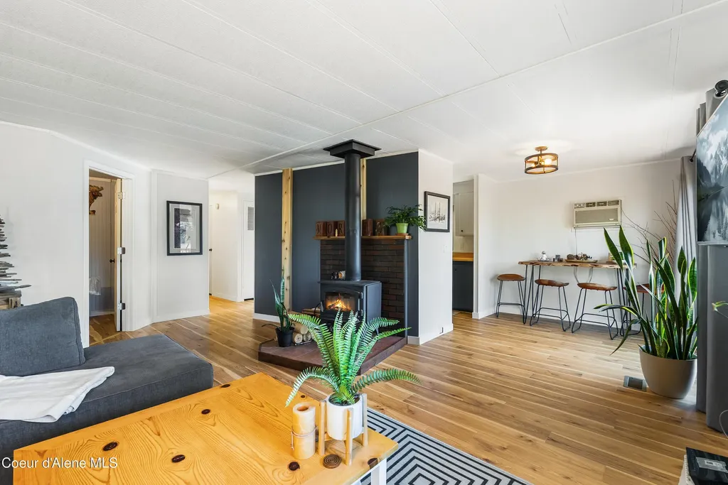 302 School Road Hope ID 83836