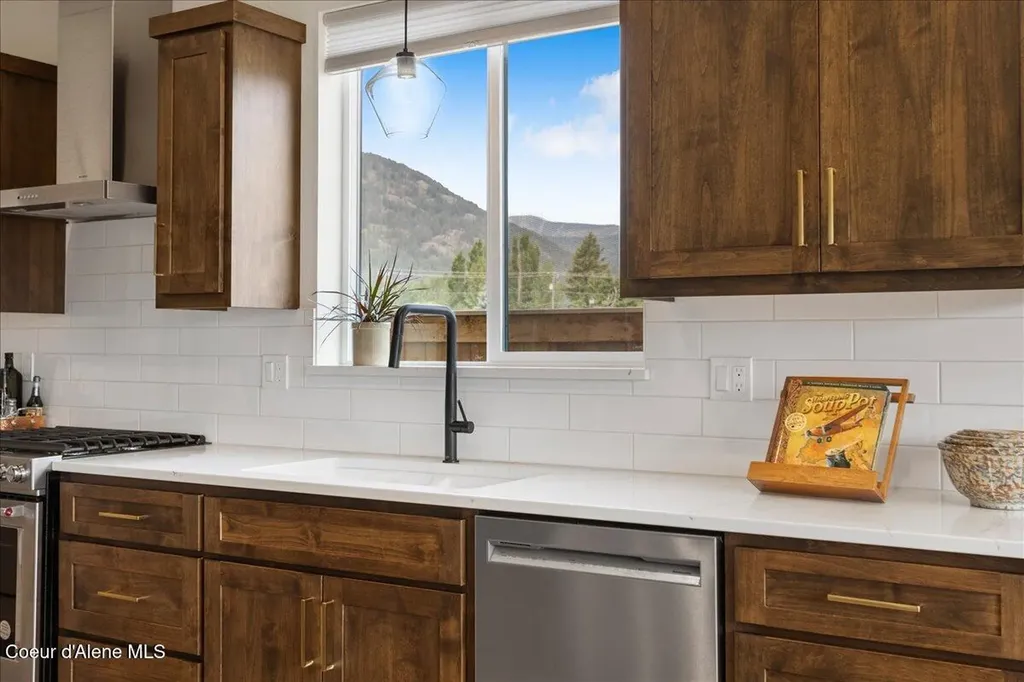 2058 S Aspen Way Sandpoint ID 83864
