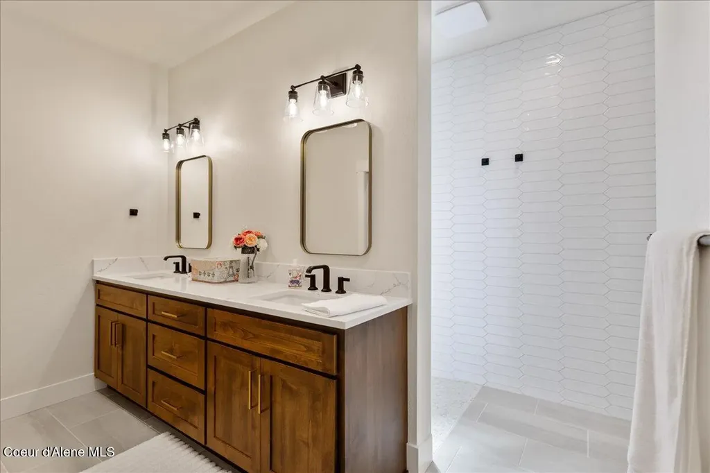2058 S Aspen Way Sandpoint ID 83864