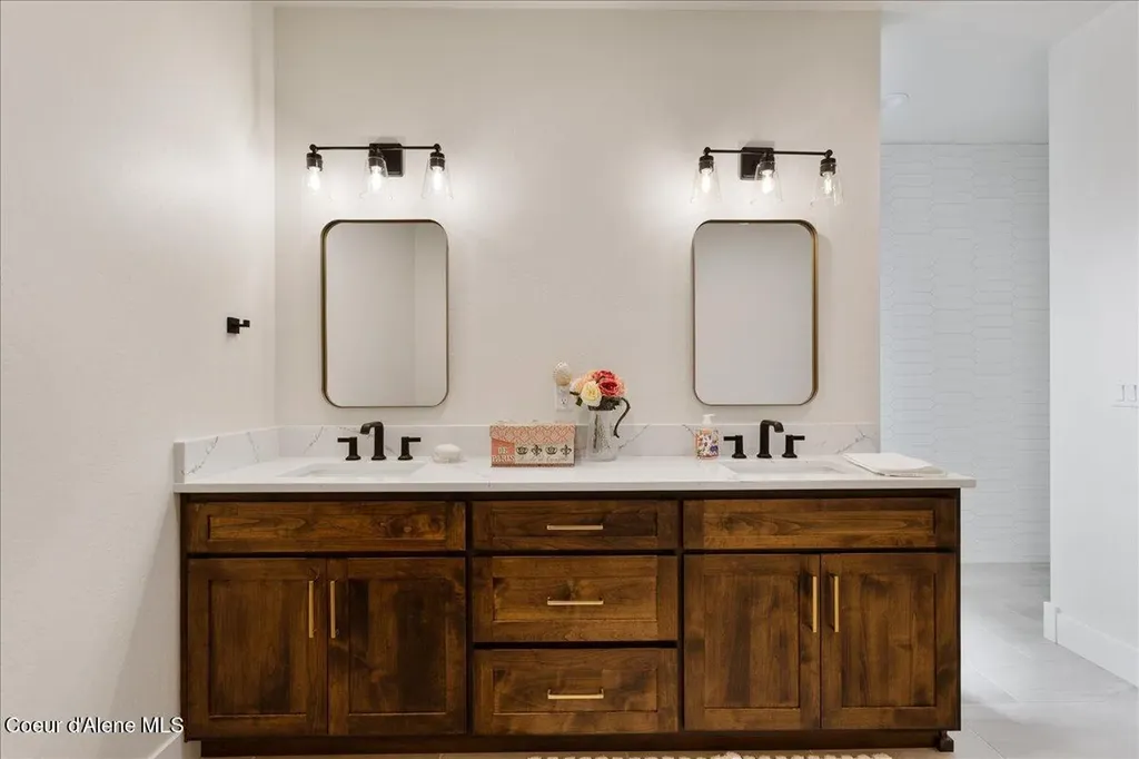 2058 S Aspen Way Sandpoint ID 83864