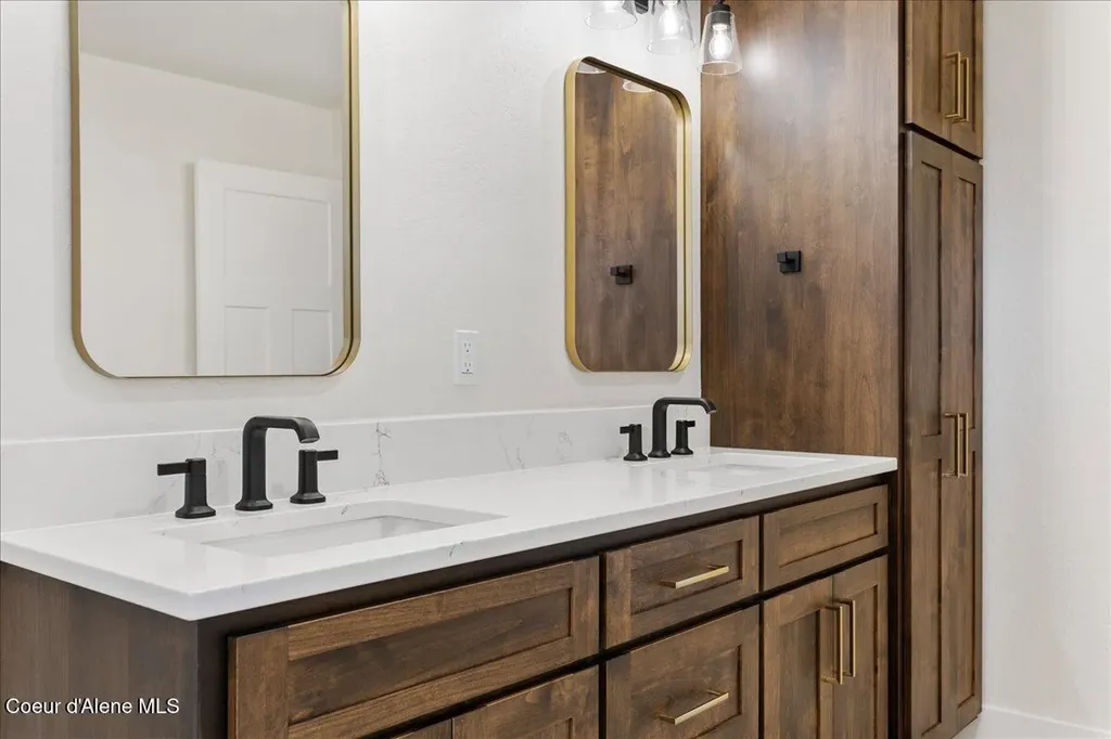 2058 S Aspen Way Sandpoint ID 83864