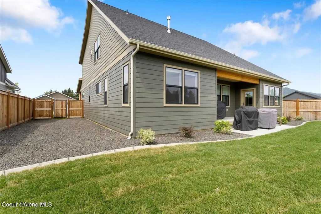 2058 S Aspen Way Sandpoint ID 83864