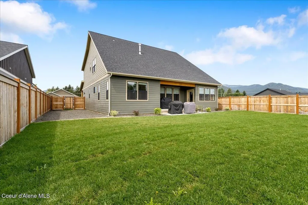 2058 S Aspen Way Sandpoint ID 83864