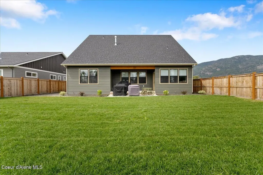 2058 S Aspen Way Sandpoint ID 83864