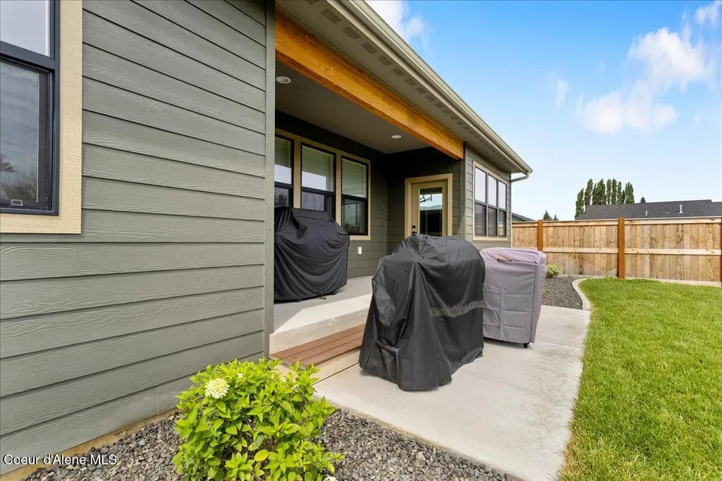2058 S Aspen Way Sandpoint ID 83864