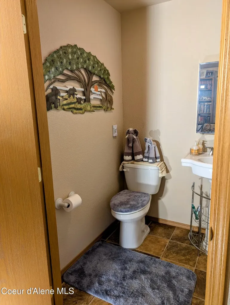 6702 Kelso Lake Road Athol ID 83801