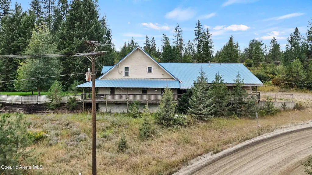 6702 Kelso Lake Road Athol ID 83801
