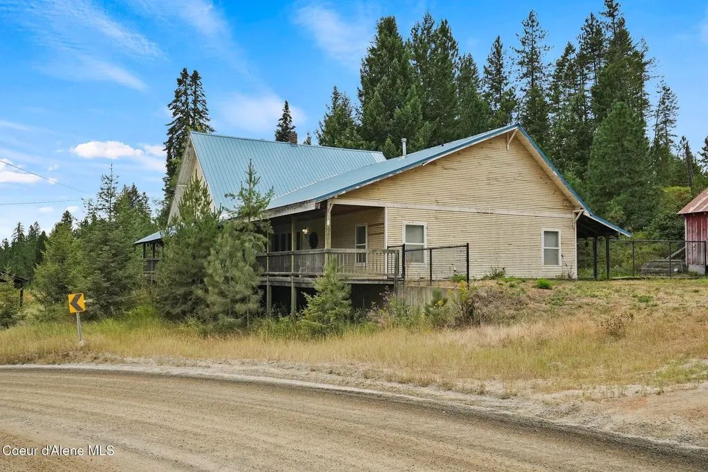 6702 Kelso Lake Road Athol ID 83801