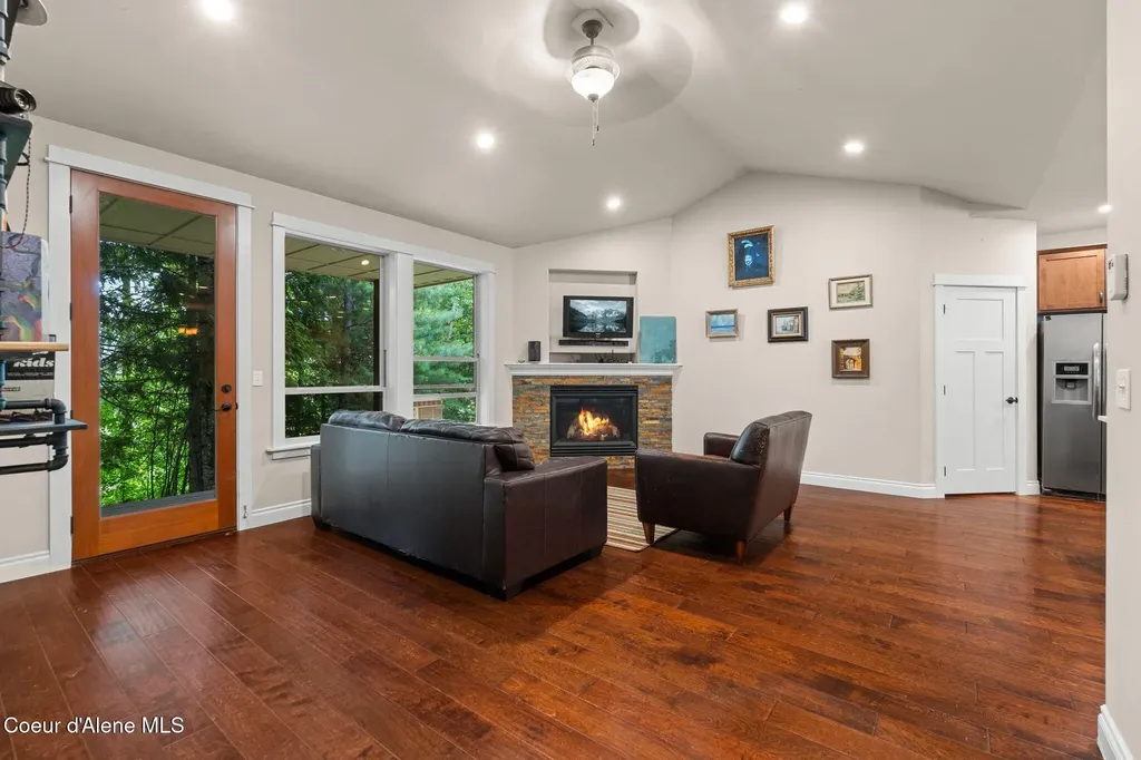 4310 Burns Court Sandpoint ID 83864