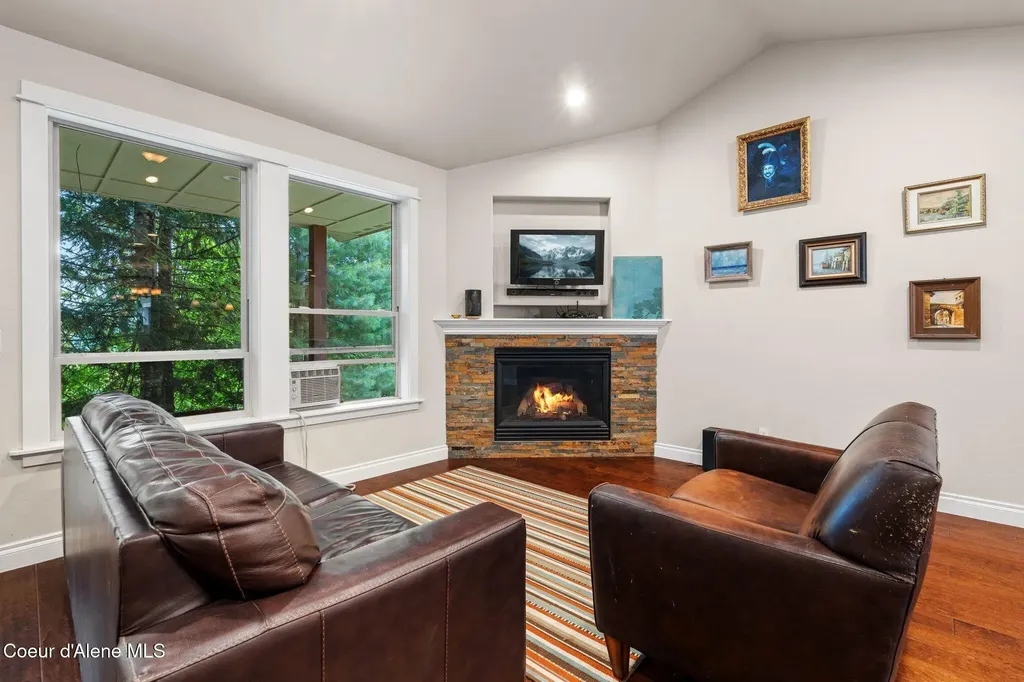 4310 Burns Court Sandpoint ID 83864