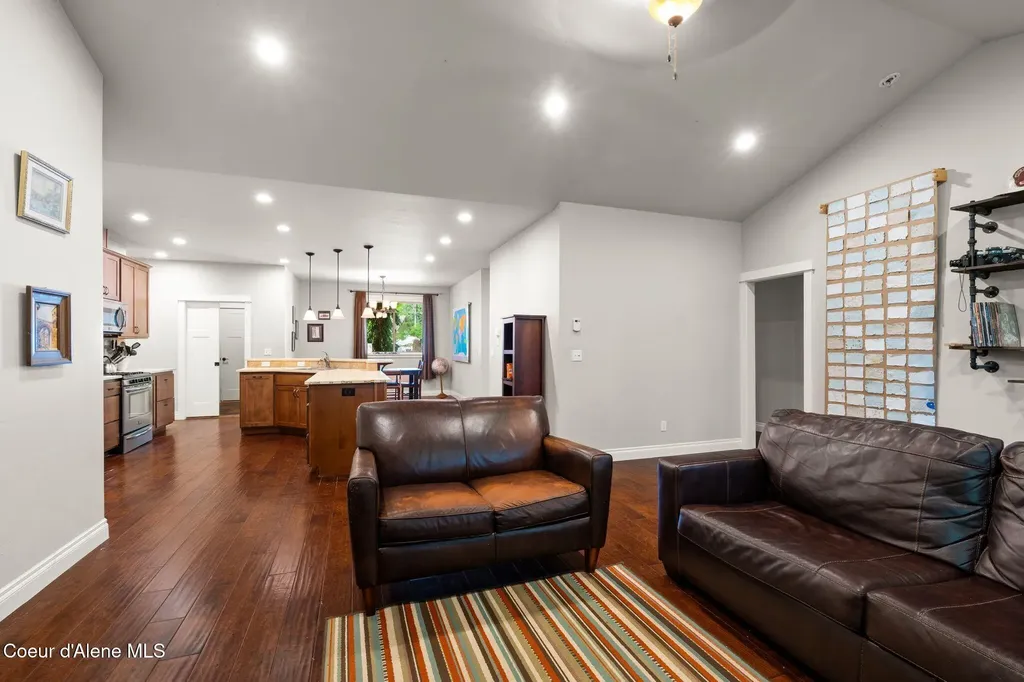 4310 Burns Court Sandpoint ID 83864