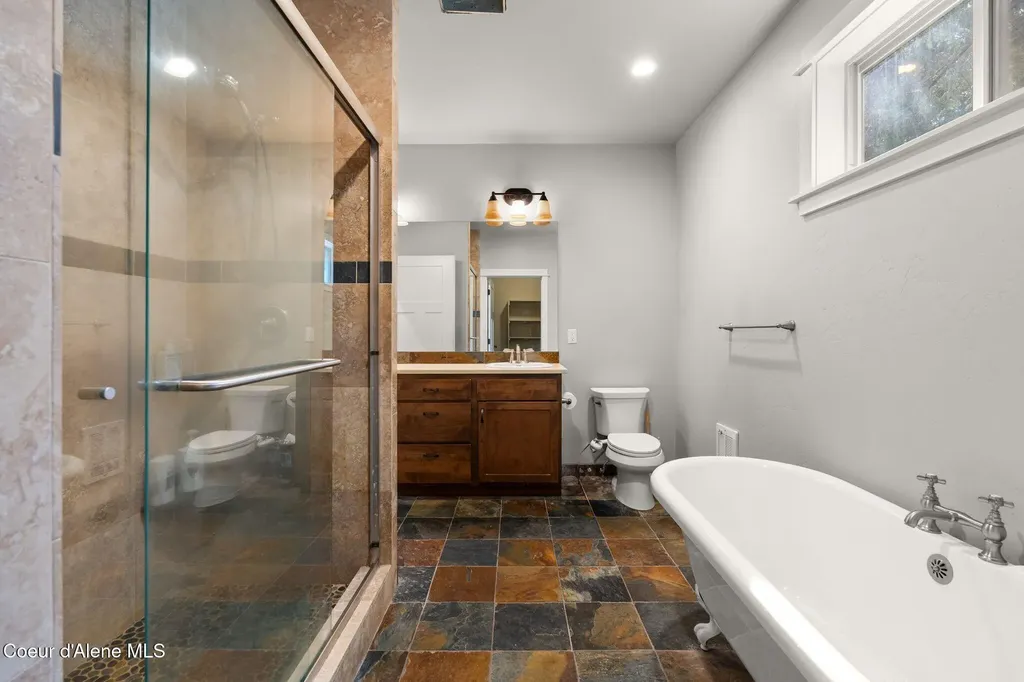 4310 Burns Court Sandpoint ID 83864