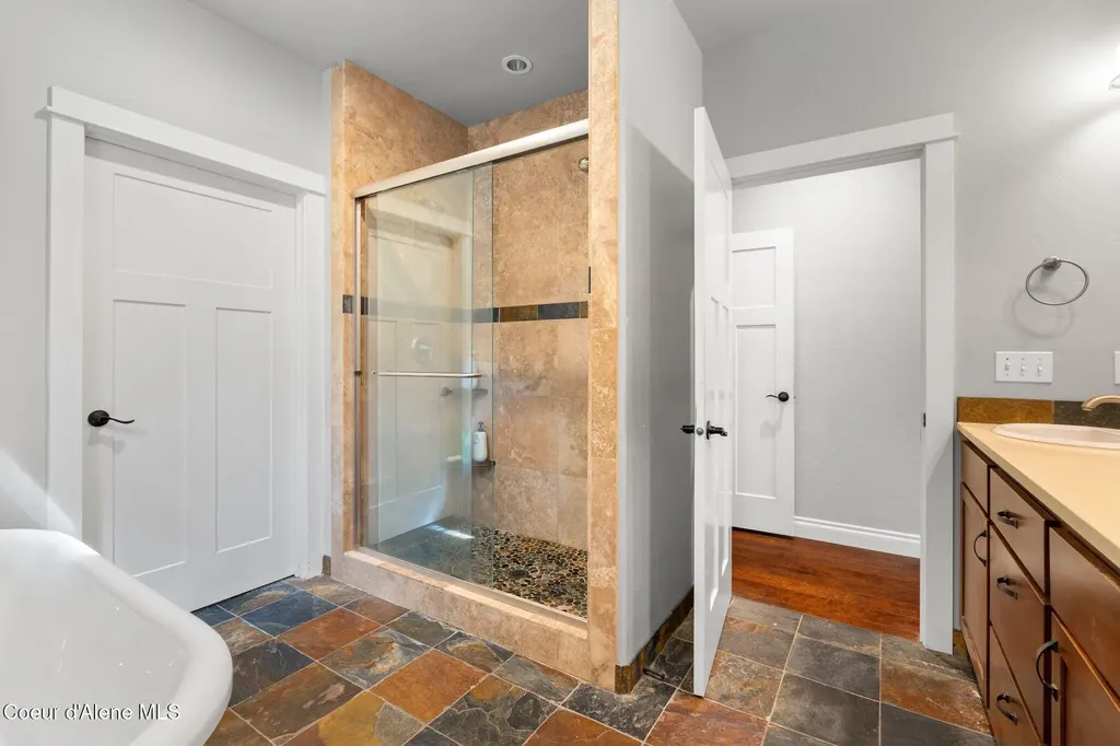 4310 Burns Court Sandpoint ID 83864