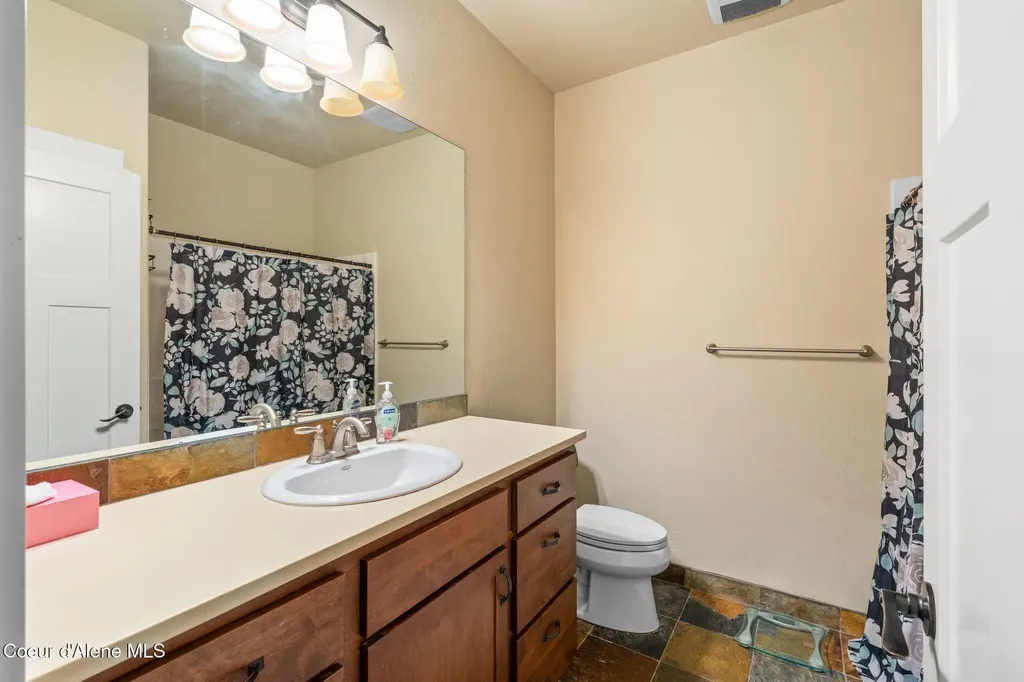 4310 Burns Court Sandpoint ID 83864