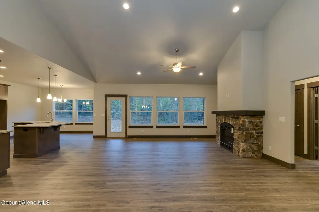 12664 E Howard Road Athol ID 83801
