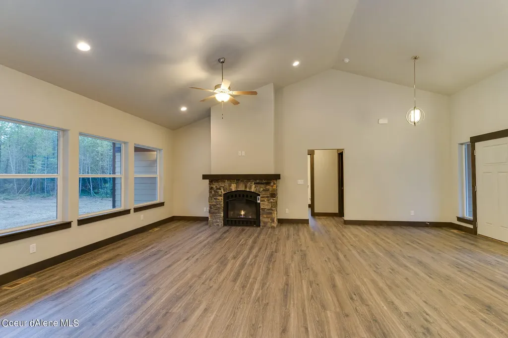 12664 E Howard Road Athol ID 83801