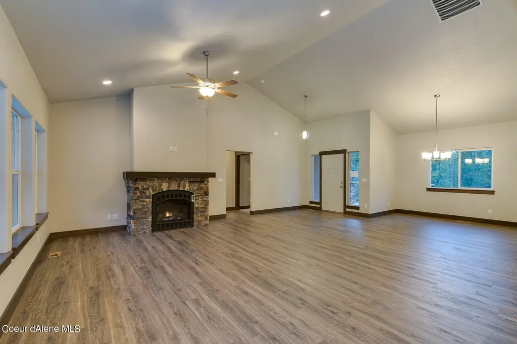 12664 E Howard Road Athol ID 83801