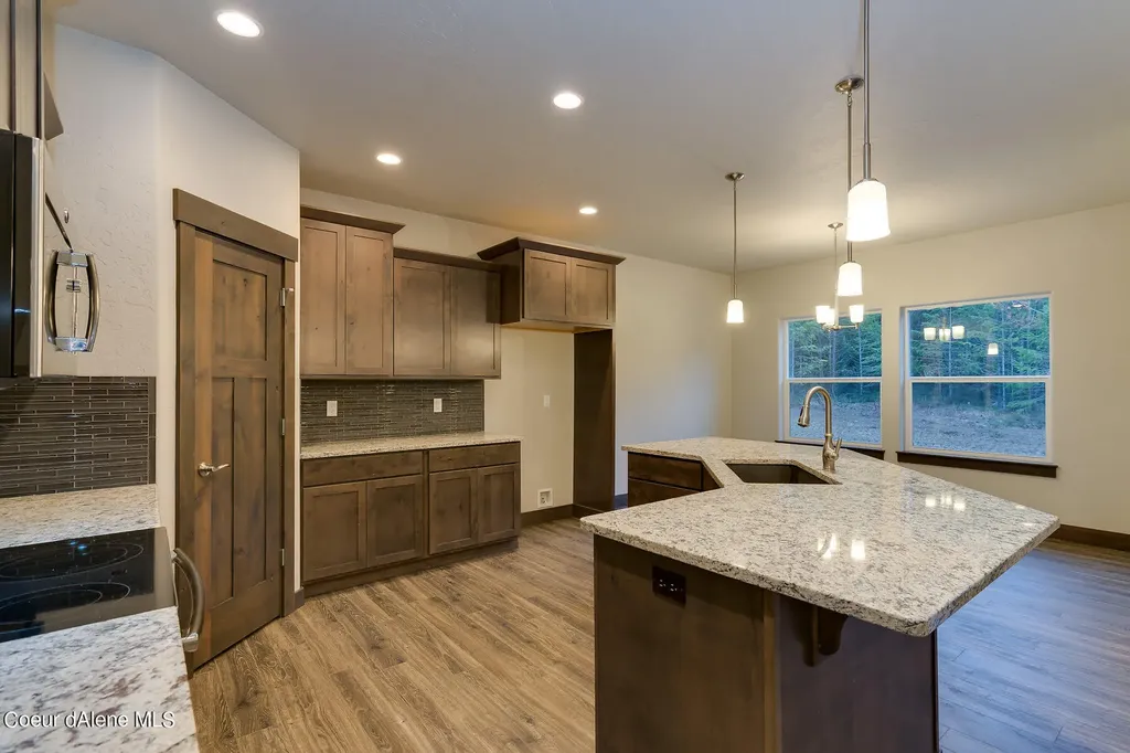 12664 E Howard Road Athol ID 83801