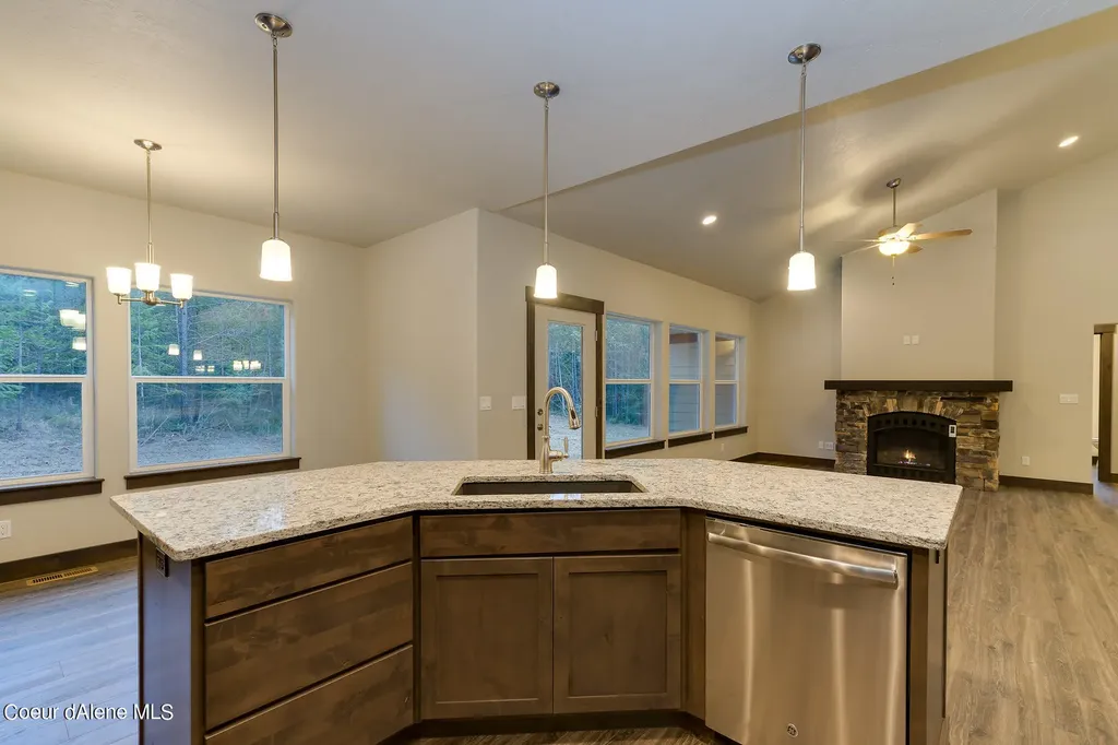 12664 E Howard Road Athol ID 83801