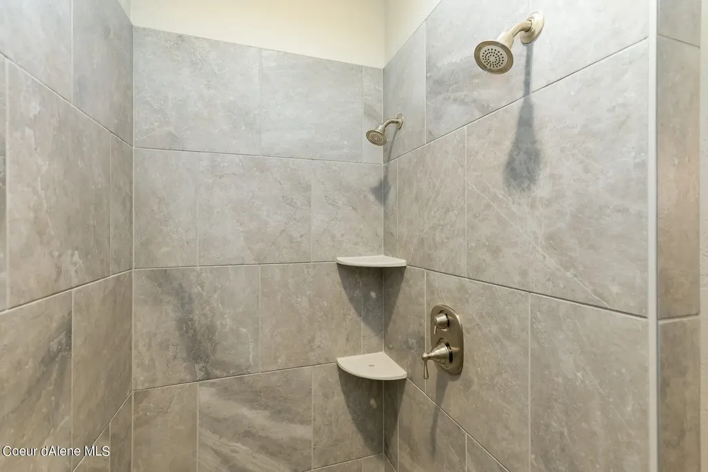 12664 E Howard Road Athol ID 83801