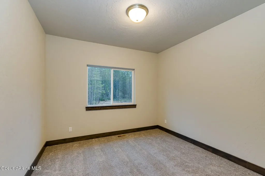 12664 E Howard Road Athol ID 83801