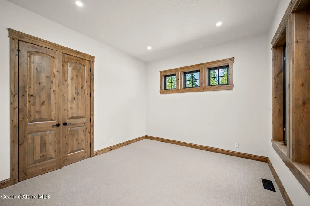 15556 N Mountain View Road Rathdrum ID 83858