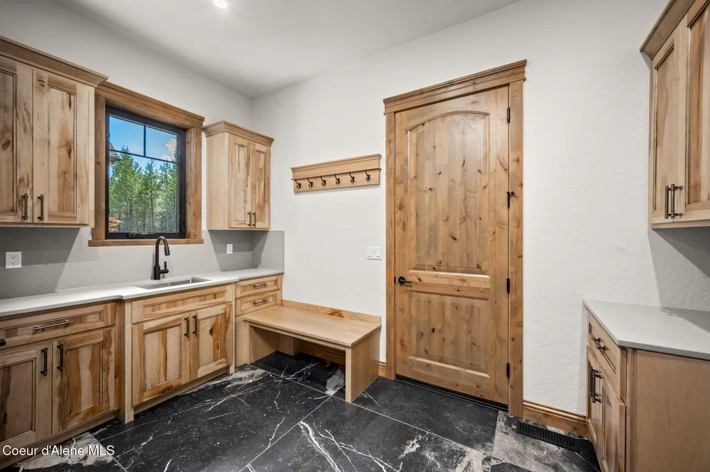 15556 N Mountain View Road Rathdrum ID 83858