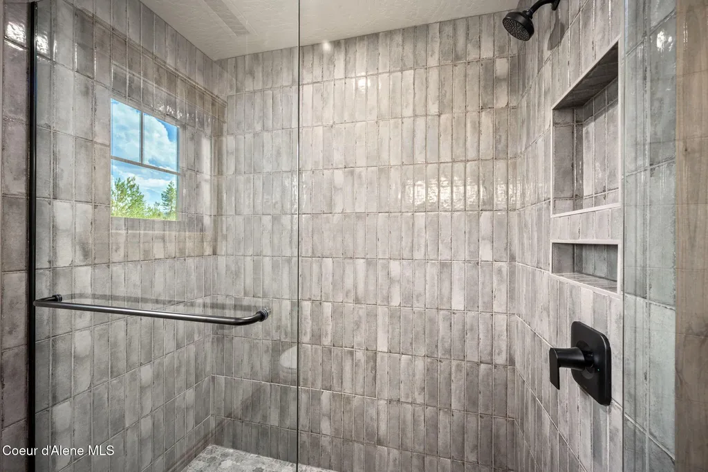 15556 N Mountain View Road Rathdrum ID 83858