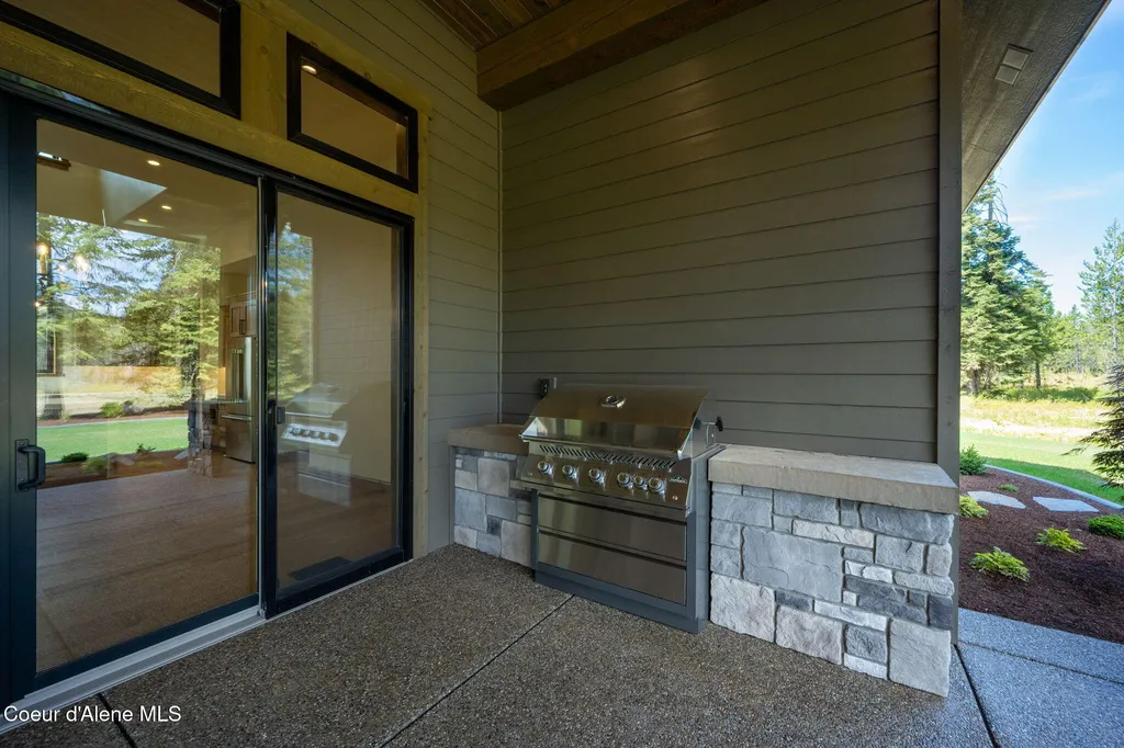 15556 N Mountain View Road Rathdrum ID 83858