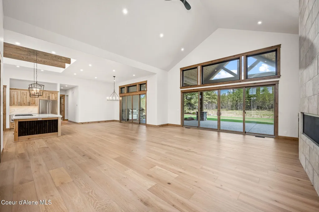 15556 N Mountain View Road Rathdrum ID 83858