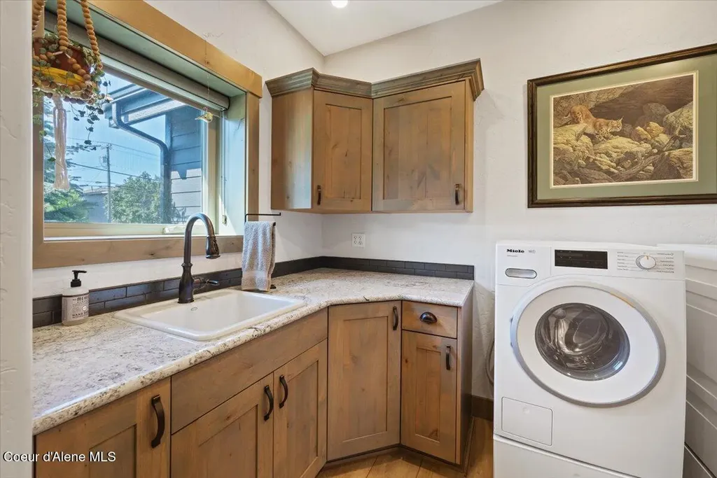 145 E Hanley Avenue Dalton Gardens ID 83815