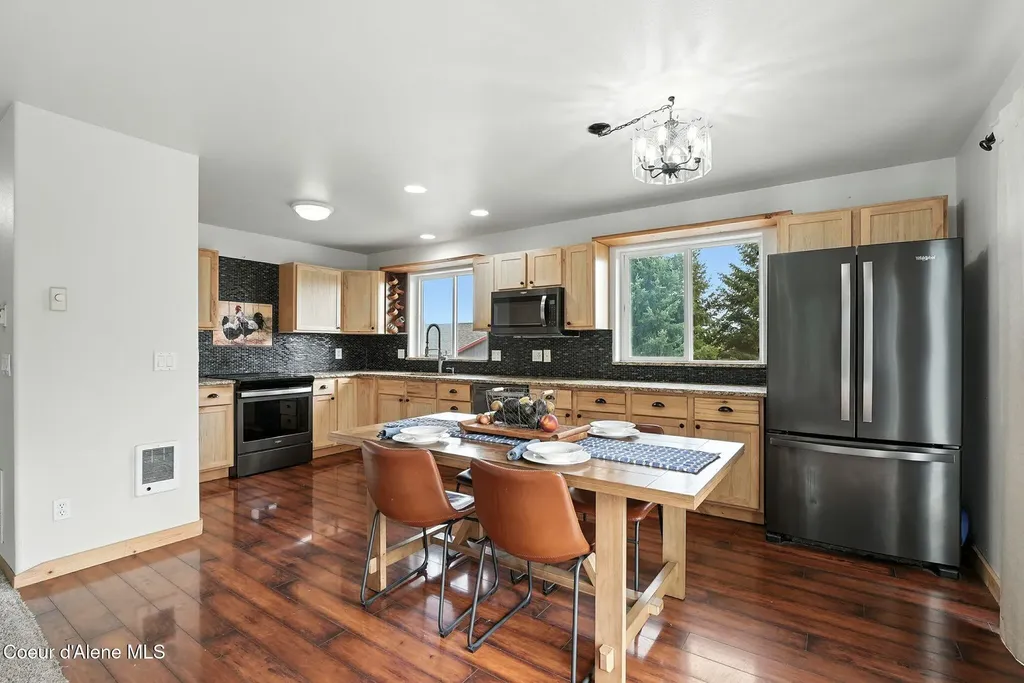 27408 N Weir Road Athol ID 83801