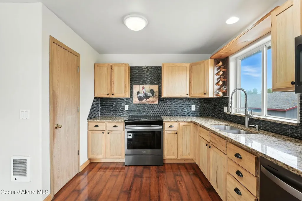 27408 N Weir Road Athol ID 83801