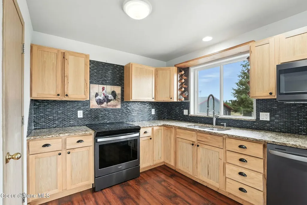 27408 N Weir Road Athol ID 83801