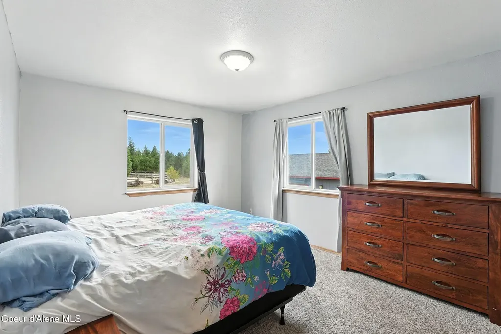 27408 N Weir Road Athol ID 83801
