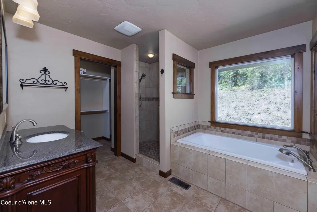 1133 Goosehaven Road St. Maries ID 83861