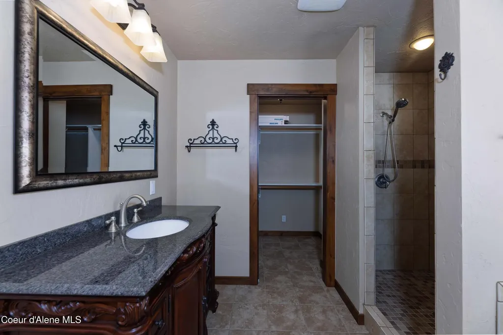 1133 Goosehaven Road St. Maries ID 83861