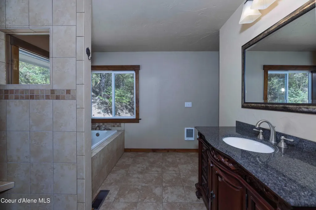 1133 Goosehaven Road St. Maries ID 83861