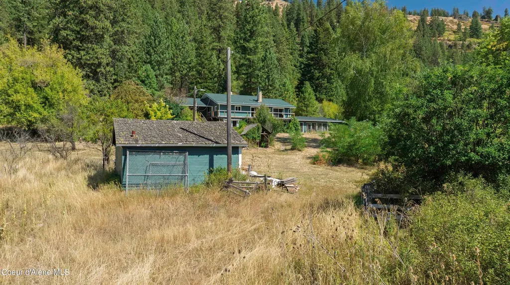1133 Goosehaven Road St. Maries ID 83861