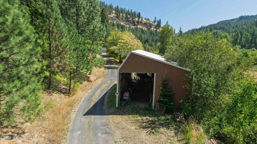 1133 Goosehaven Road St. Maries ID 83861