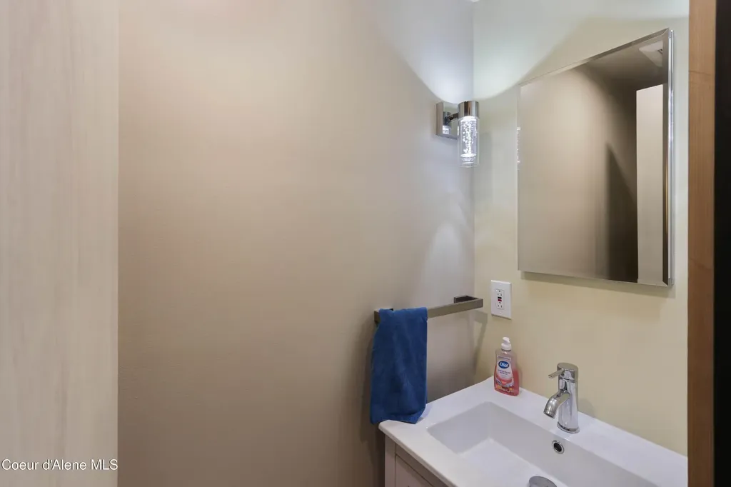 2340 Helen Thompson Road Sandpoint ID 83864