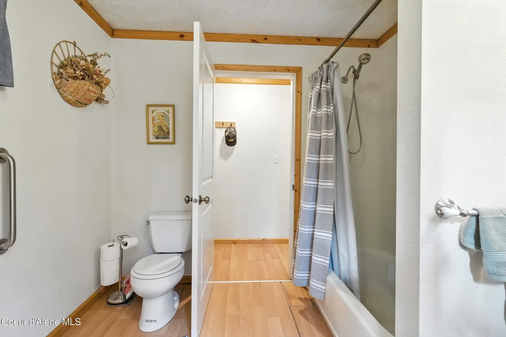 633 Old Mill Road Sandpoint ID 83864