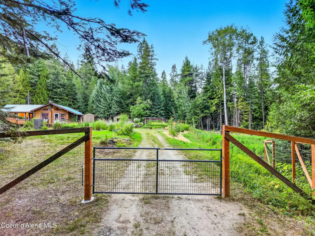 633 Old Mill Road Sandpoint ID 83864