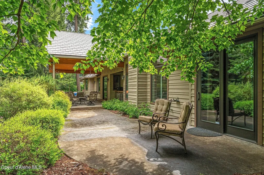 2060 E Woodstone Drive Hayden ID 83835