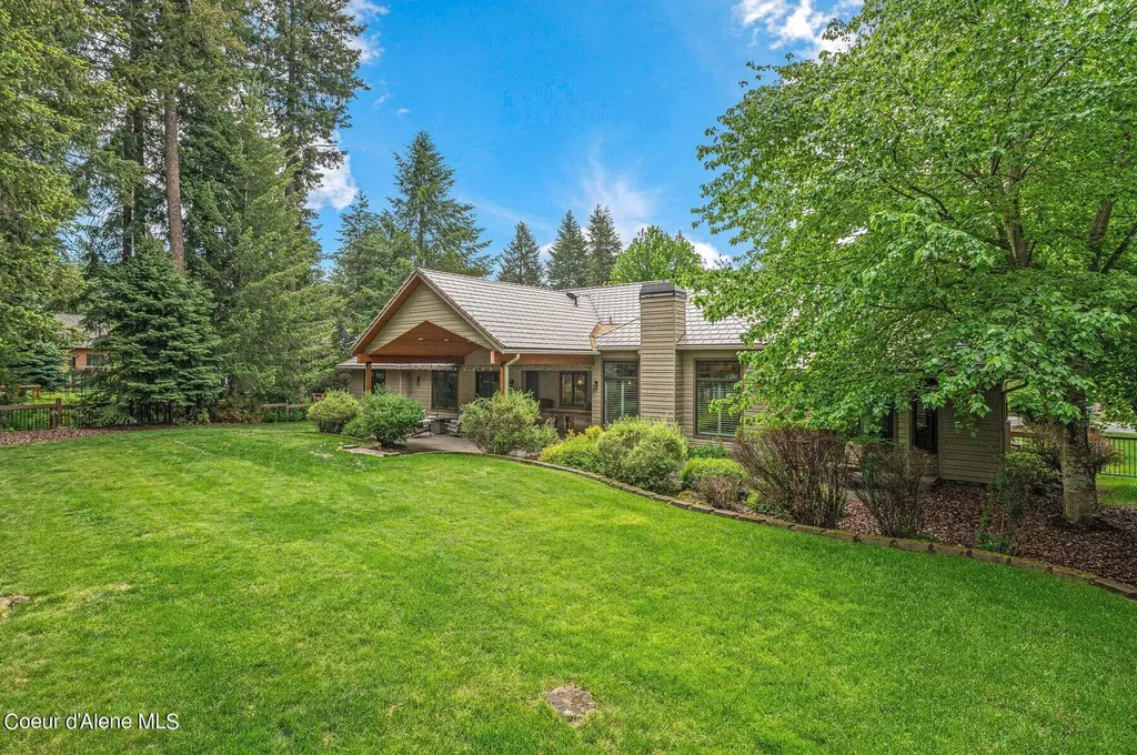 2060 E Woodstone Drive Hayden ID 83835