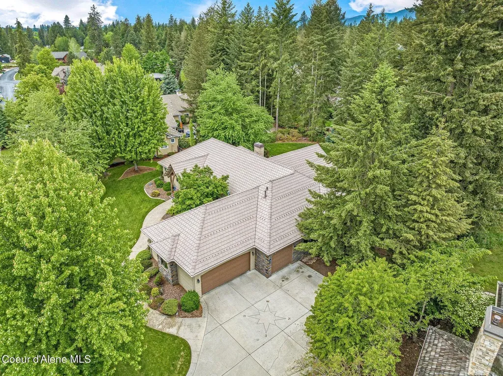 2060 E Woodstone Drive Hayden ID 83835